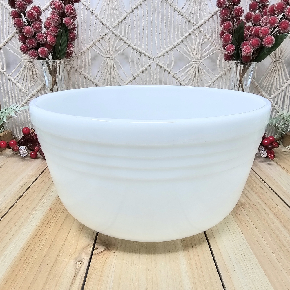 Pyrex Hamilton Beach Opal (Milkglass) Mixing Bowl